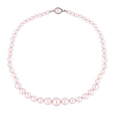 Graduating pink pearl oval clasp necklace